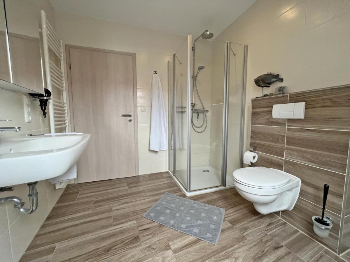 Ferienwohnung Hafenblick - Wunderbare Erholung Am Hafen Norddeich  Exterior foto